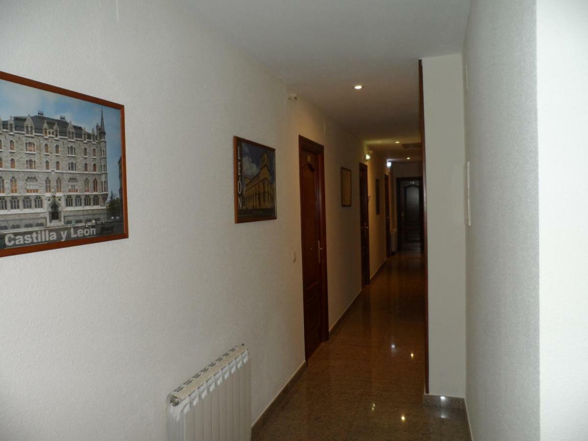 Hostal Coruna Astorga Exterior photo